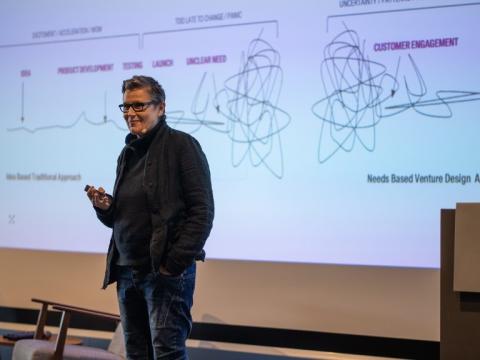 Svafa Grönfeldt heldur fyrirlestur á Snjallræði en hún er í forsvari stýrihóps um Snjallræði.
