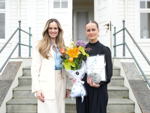 Borgarlistamaður Reykjavíkur Arnhildur Pálmadóttir ásamt Hildi Björnsdóttur borgarstjóra að lokinni afhöfn.