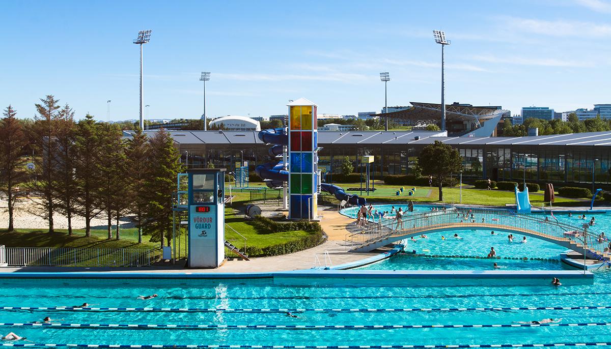 Overview of outdoor facilities at Laugardalslaug Pool Pool