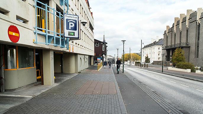 Traðarkot bílahús