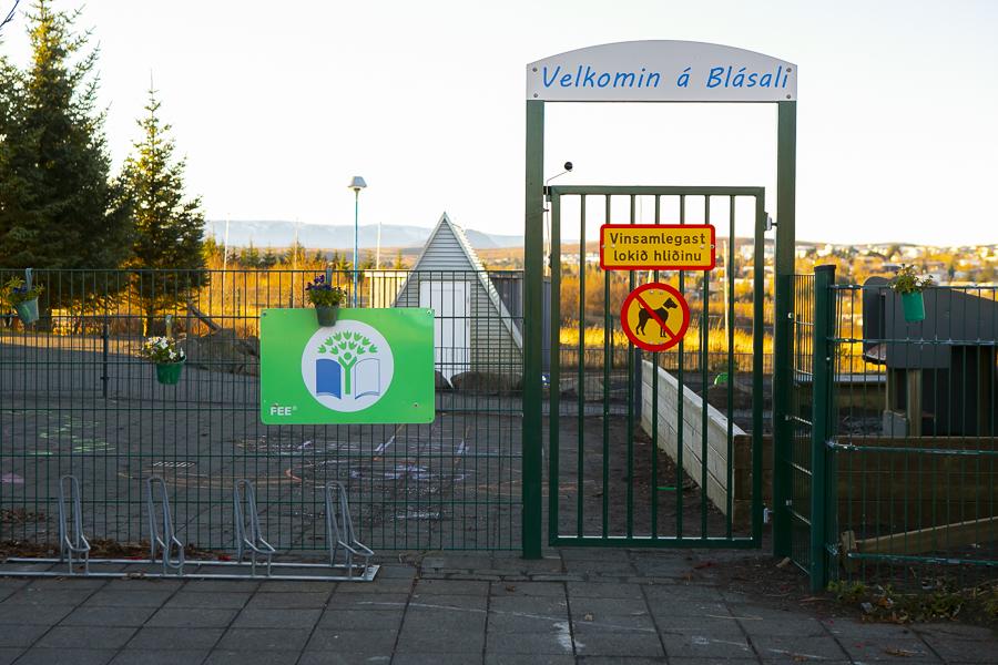 Hlið inn á lóð Blásala.