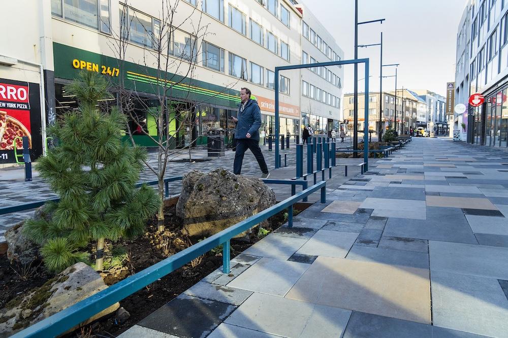 Hellulagt svæði við Hlemm.
