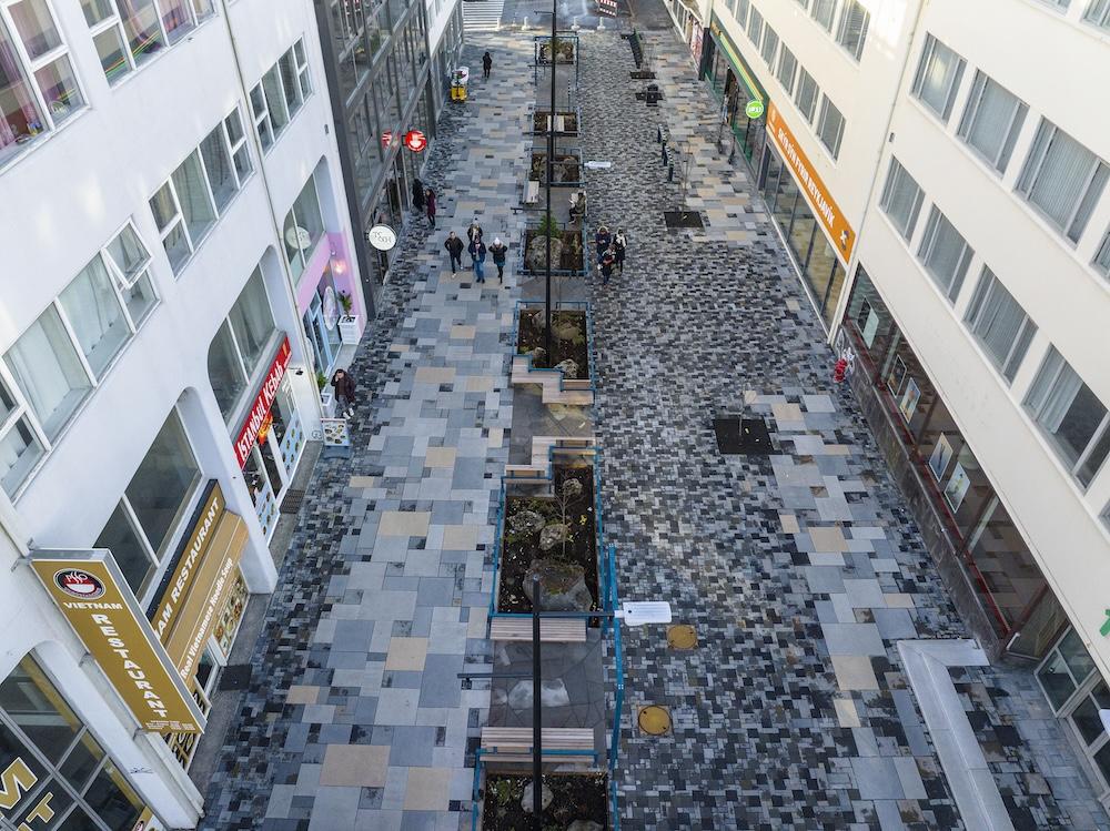Hellulagt svæði við Hlemm.