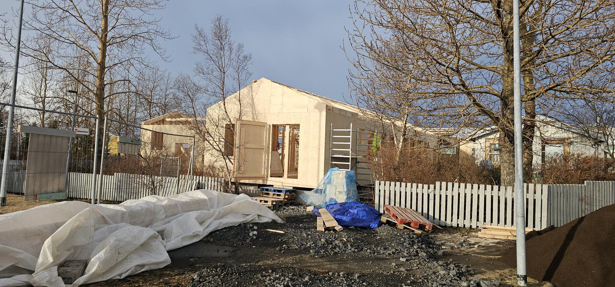 Hlaðhamrar 52