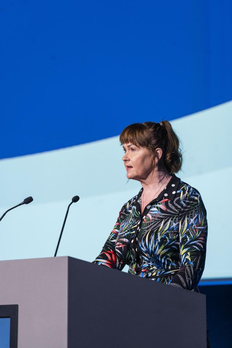 Sandra B. Franks, formaður Sjúkraliðafélags Íslands, flytur ávarp á Sjúkraliðadeginum 2025. 