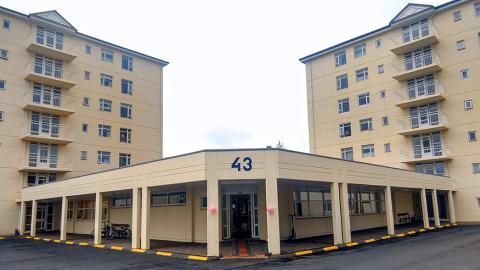 Framhlið húsanna við Bólstaðarhlíð 43
