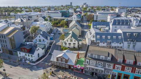 Hús og götur í Reykjavík. Yfirlitsmynd úr lofti.