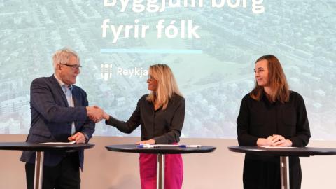 Undirritun viljayfirlýsingar um nýja sókn í húsnæðismálum. F.v. Finnbjörn A. Hermannsson, forseti Alþýðusambands Íslands, Heiða Björg Hilmisdóttir, borgarstjóri og Sonja Ýr Þorbergsdóttir formaður BSRB